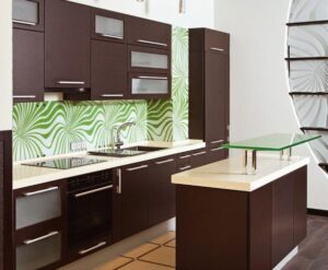 Jak efektywnie malować fornir – sprawdź najlepsze techniki i materiały