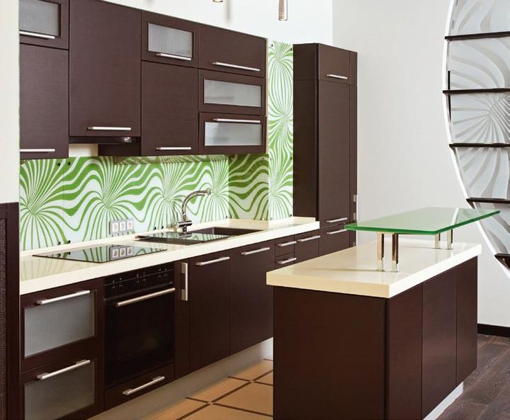 Jak efektywnie malować fornir – sprawdź najlepsze techniki i materiały