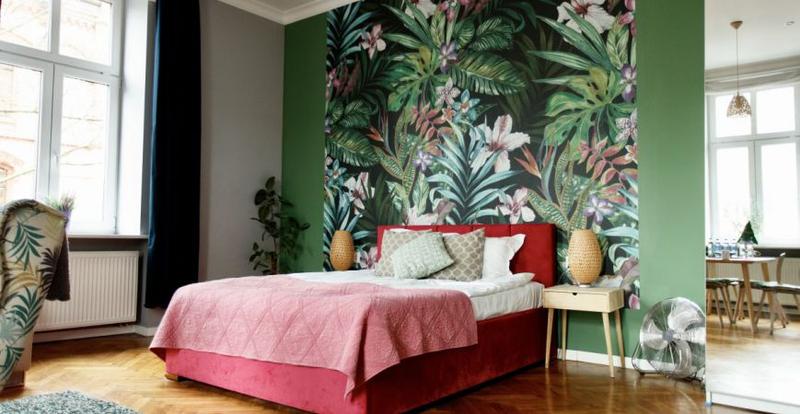 Połączenie tapety i farby