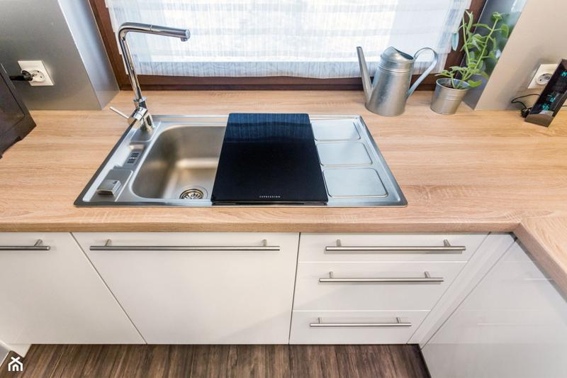 Połączenie parapetu z blatem