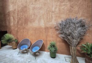 Praktyczny przewodnik: Jak malować tynk strukturalny i czym uzyskać doskonały efekt