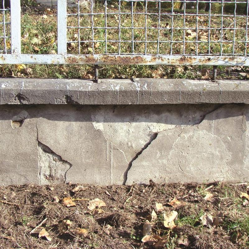 Sekrety skutecznej renowacji: jak odnowić stary murek betonowy?