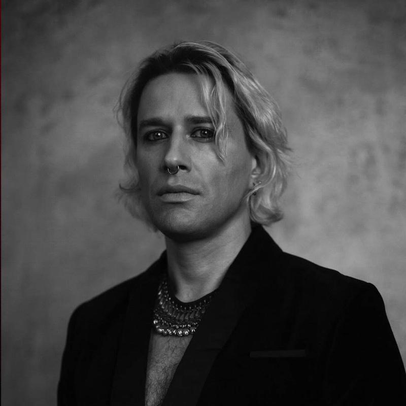 Jak praktycznie wyłożyć ścianę za kozą – porady, które warto znać