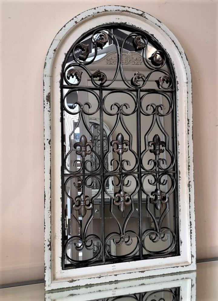 Tkaniny i tekstylia w dekoracji okien