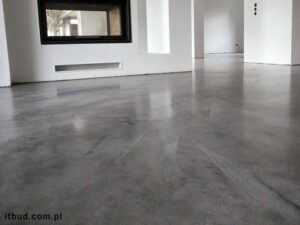 Ile cementu potrzeba na 1m2 posadzki? Sprawdź, jak obliczyć nakład materiałów!