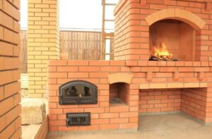 Praktyczny poradnik: Jak zbudować grill z cegły krok po kroku