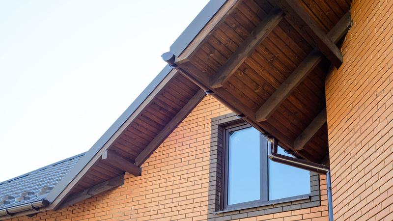 Skuteczne porady eksperta: Jak i czym malować krokwie, aby uzyskać najlepszy efekt