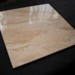 Jak ułożyć płytki: wzdłuż czy w poprzek? Praktyczne rady dla każdego wnętrza