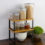 Jakie materiały wybrać do wyłożenia półek w kuchni?