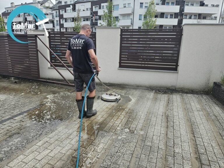 Czym wyczyścić kostkę brukową od oleju: skuteczne domowe sposoby